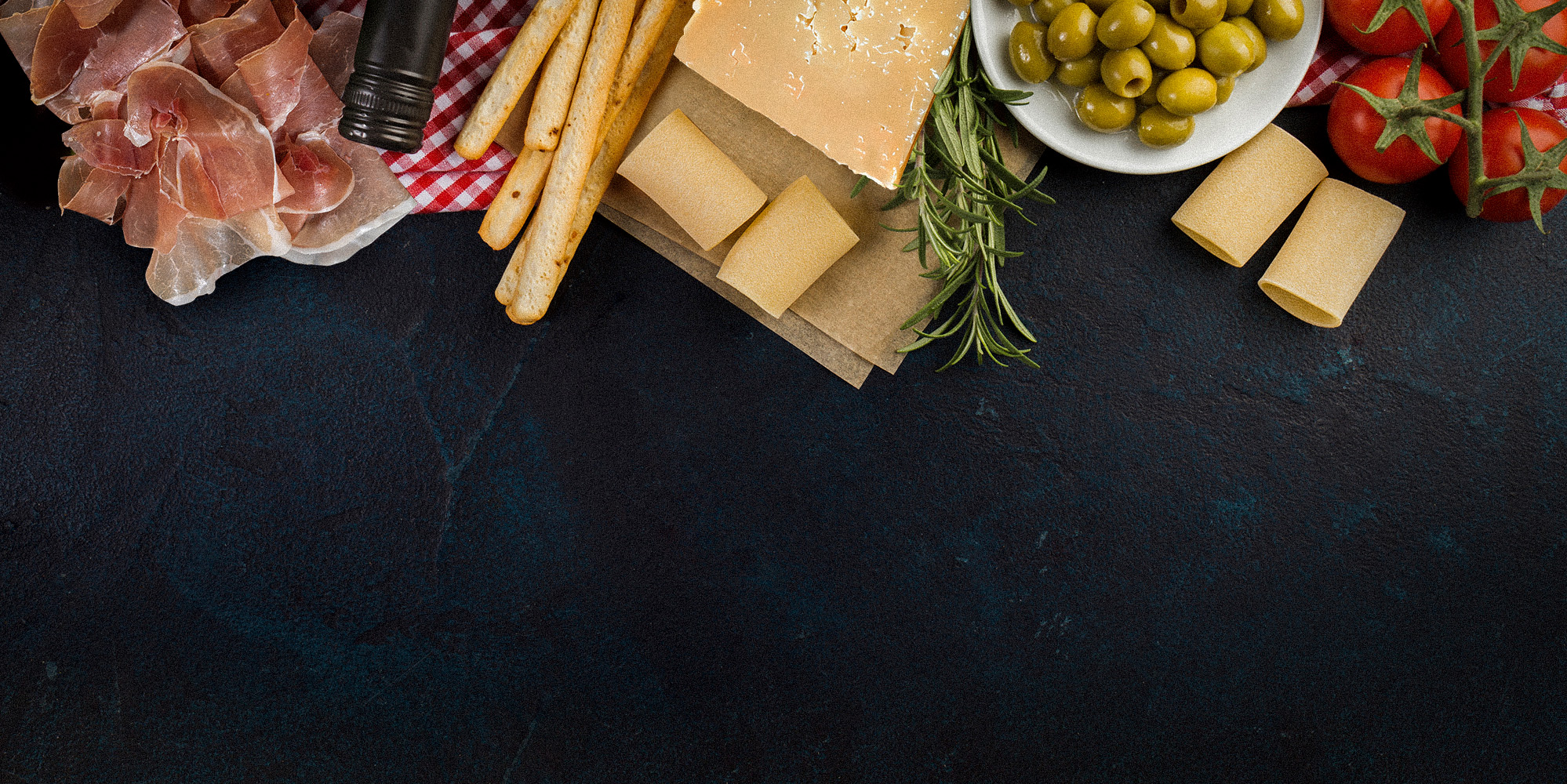 Distributions Macchi | servicing wholesale, retail and food service across Canada. We specialize in refined Italian food products.