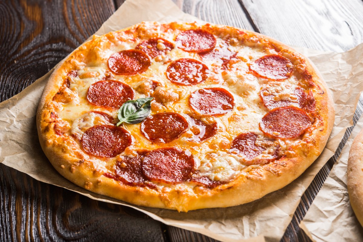 EZZO SAUSAGE | Manufacturer of premium dry pepperoni, fresh sausages | Producer of Distributions Macchi